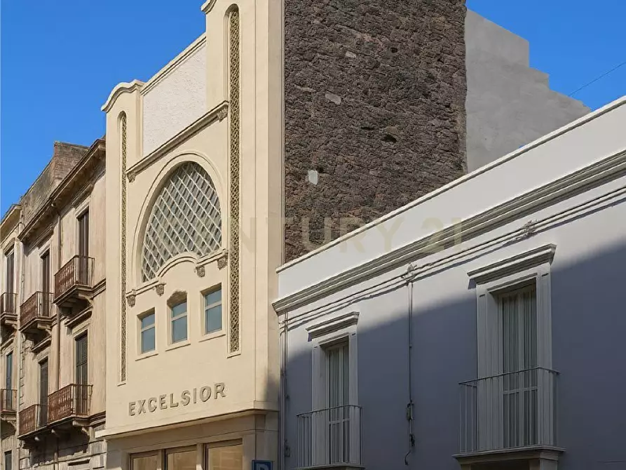 Immagine 1 di Palazzo in vendita  in VIA DE FELICE 19 a Catania