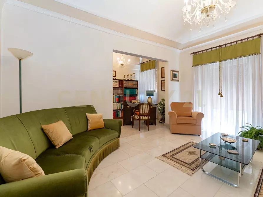 Immagine 14 di Pentalocale in vendita  in Via Antonino di Sangiuliano 185 a Catania