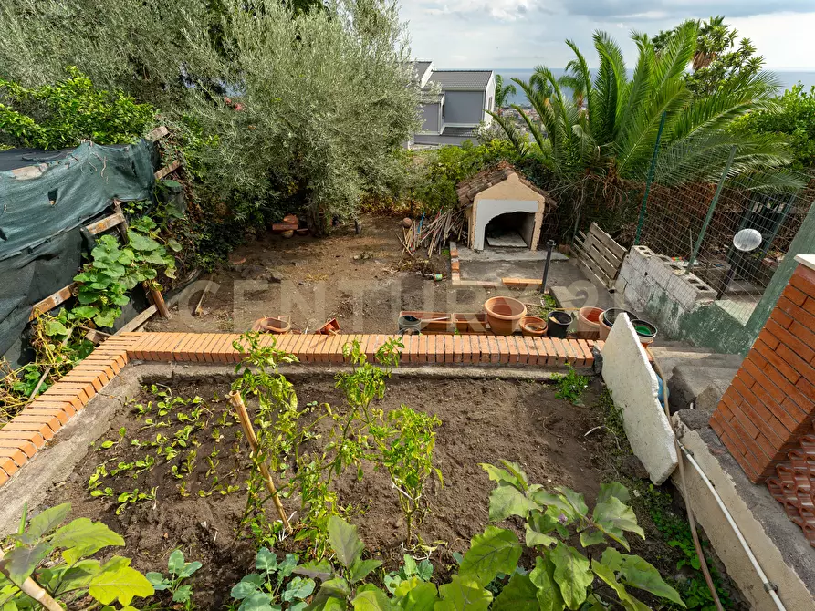 Immagine 2 di Villa in vendita  in Via di Bartolo a San Gregorio Di Catania