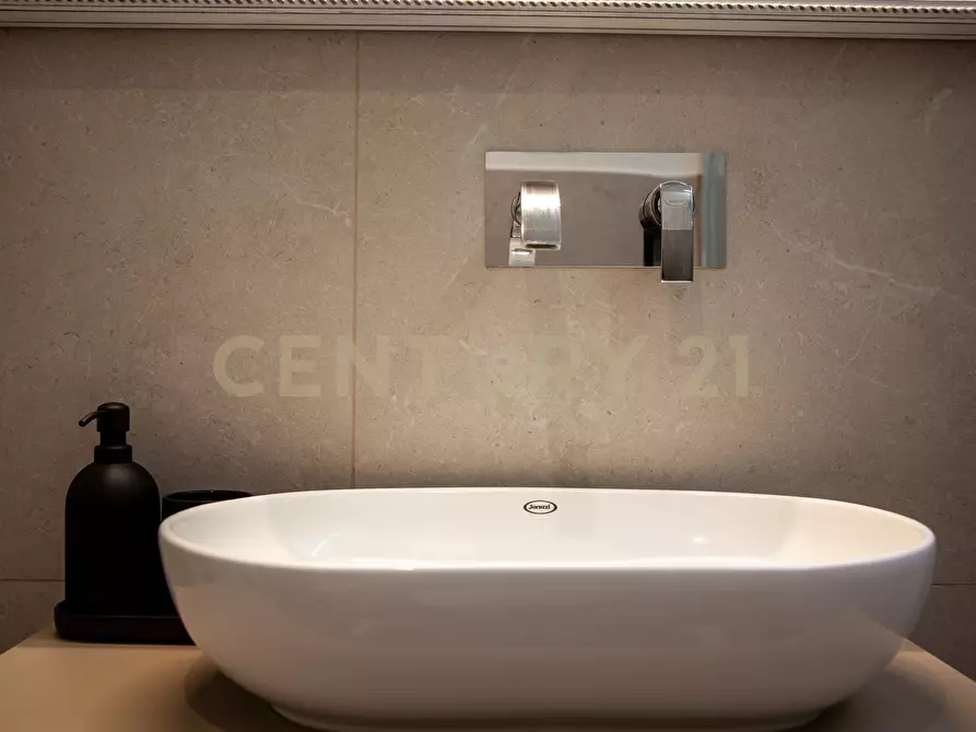 Immagine 21 di Bilocale in affitto  in Via Montecristo 10 a Roma