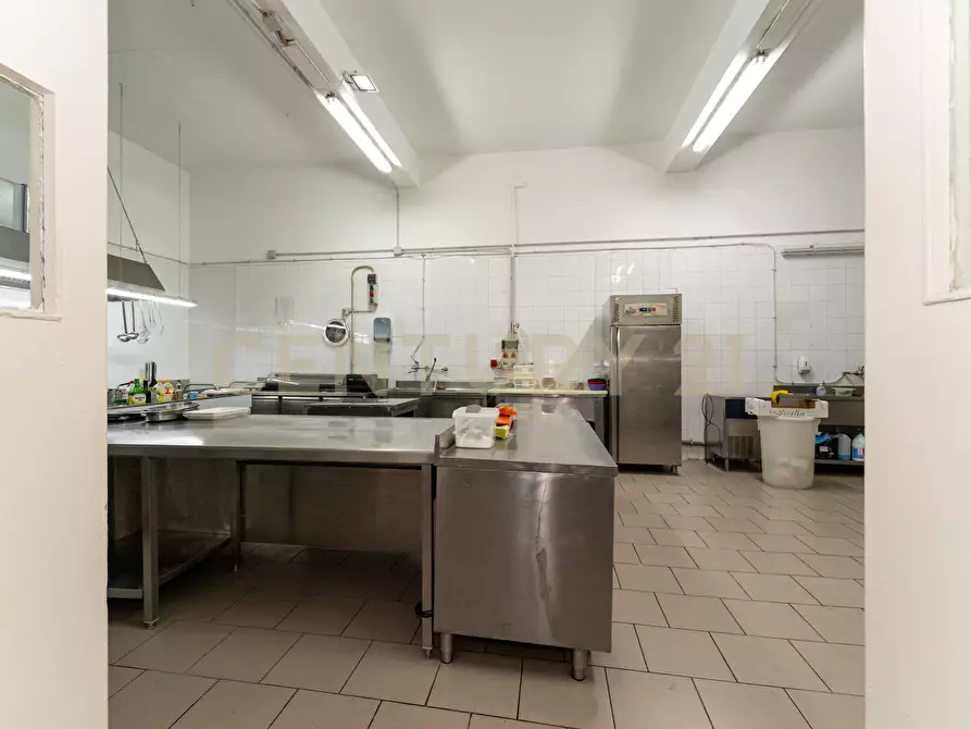 Immagine 39 di Bar / Ristorante in vendita  in Via Vincenzo Giuffrida a Catania