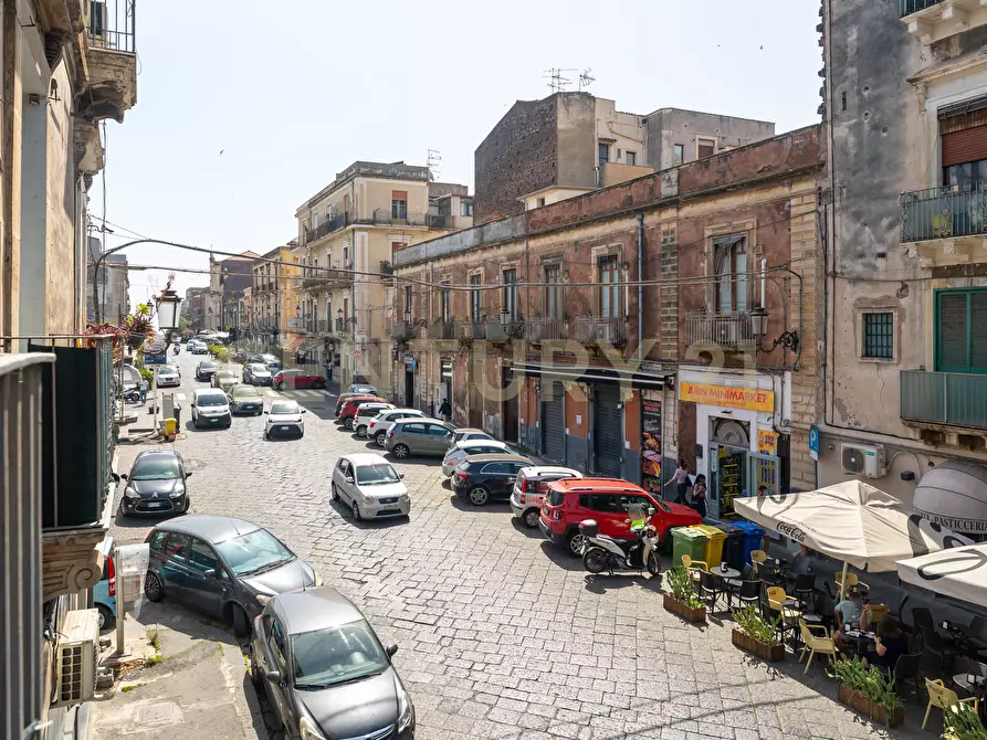 Immagine 44 di Quadrilocale in vendita  in Piazza Miracoli 2 a Catania