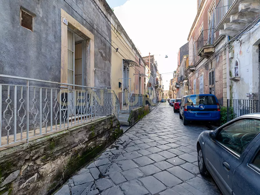 Immagine 2 di Appartamento in vendita  in via del velo 62 62 a Catania
