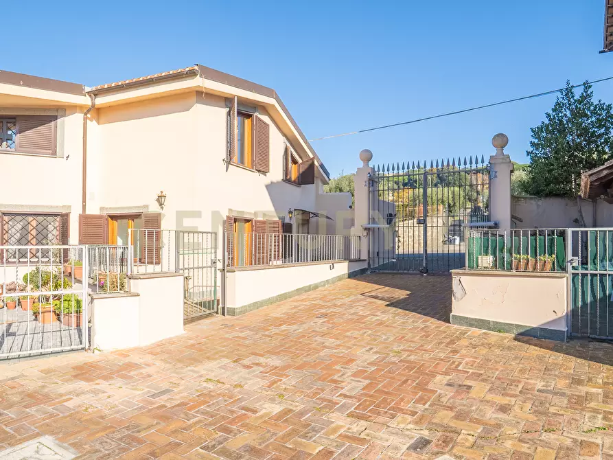 Immagine 43 di Casa bifamiliare in vendita  in Via Appia Nuova 17 a Albano Laziale