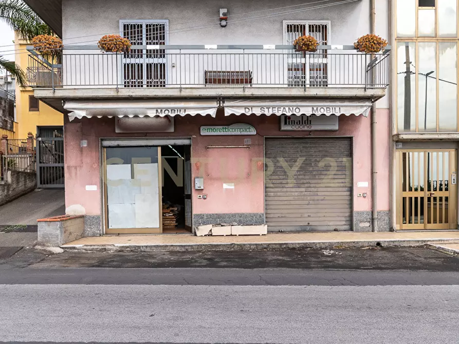 Immagine 2 di Locale commerciale in vendita  in Via Tripoli 185 a Aci Castello