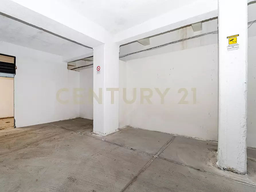 Immagine 30 di Garage in vendita  in Viale Artale Alagona 27 a Catania