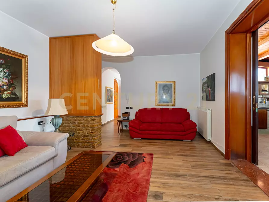 Immagine 35 di Villa in vendita  in Via Gela 95 a Caltagirone
