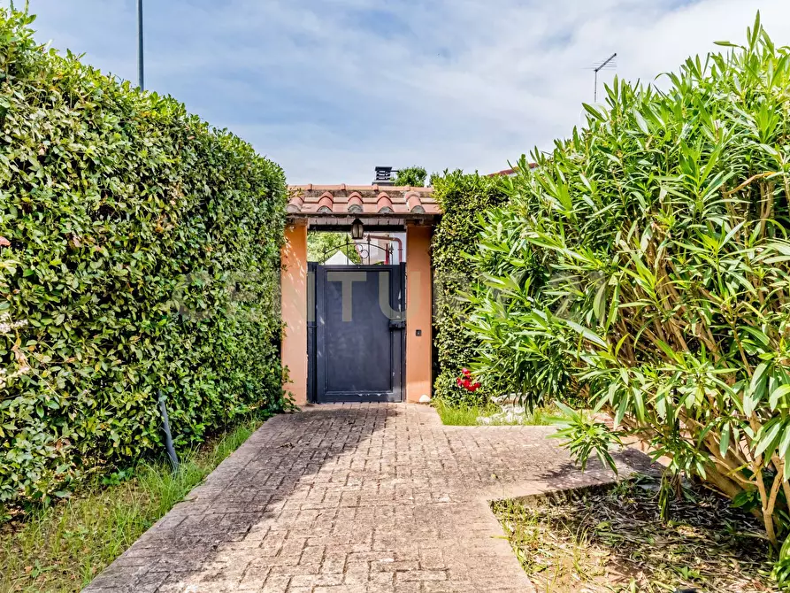 Immagine 24 di Villa in vendita  in VIA NAPOLI a Fiano Romano