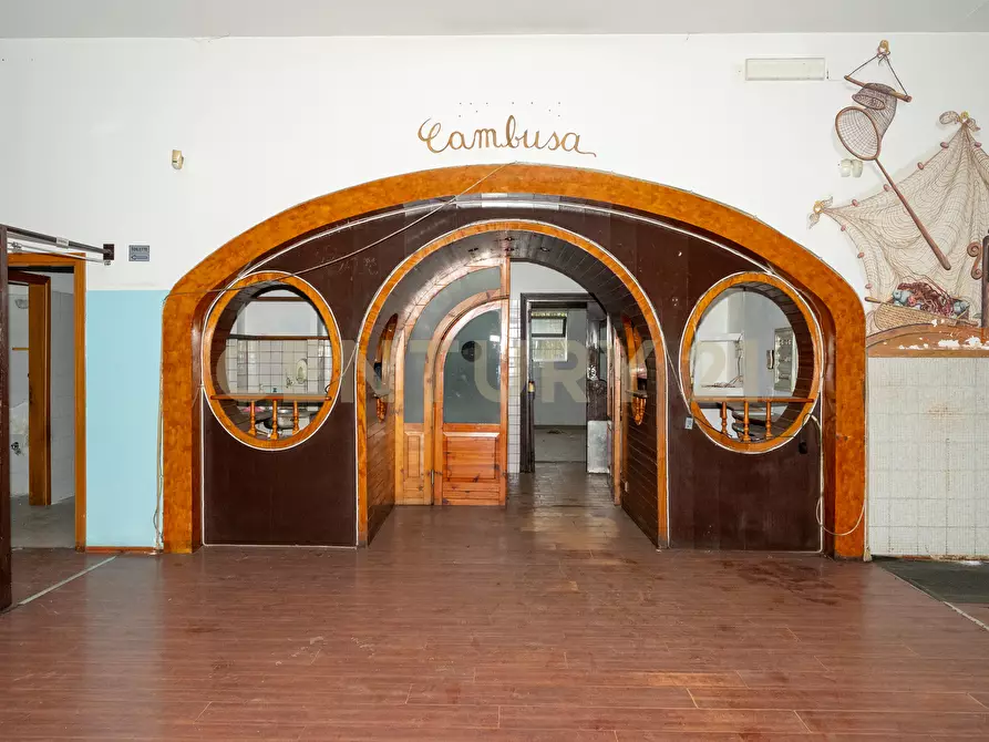 Immagine 26 di Locale commerciale in affitto  in Via Catira 2 a San Gregorio Di Catania