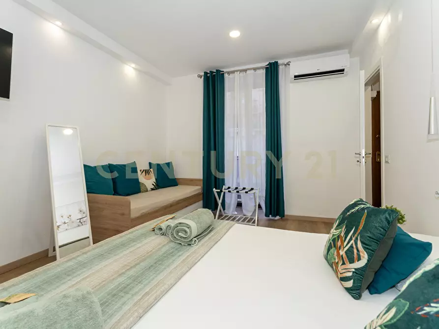 Immagine 14 di Bilocale in vendita  in Via Calì 17 a Catania