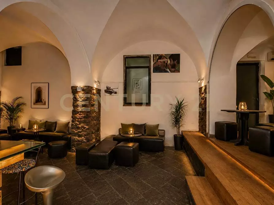 Immagine 25 di Locale commerciale in vendita  in Via Giuseppe Verdi 65 a Catania