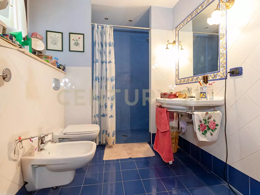 Immagine 32 di Pentalocale in vendita  in Via Etnea 196 a Catania