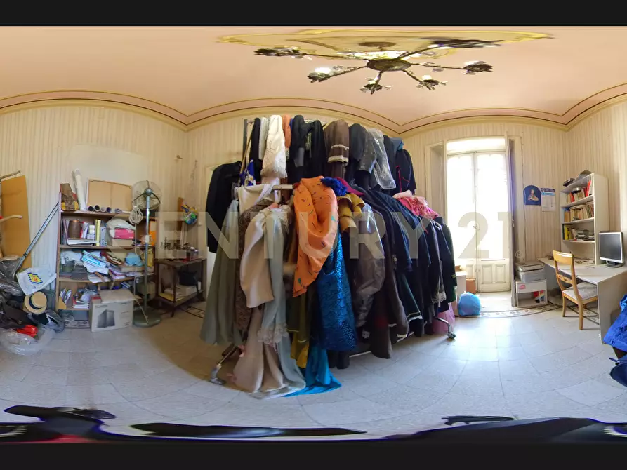 Immagine 39 di Pentalocale in vendita  in Via Francesco Riso 34 a Catania