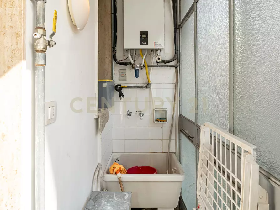 Immagine 37 di Pentalocale in vendita  in Via Enna 15 a Catania