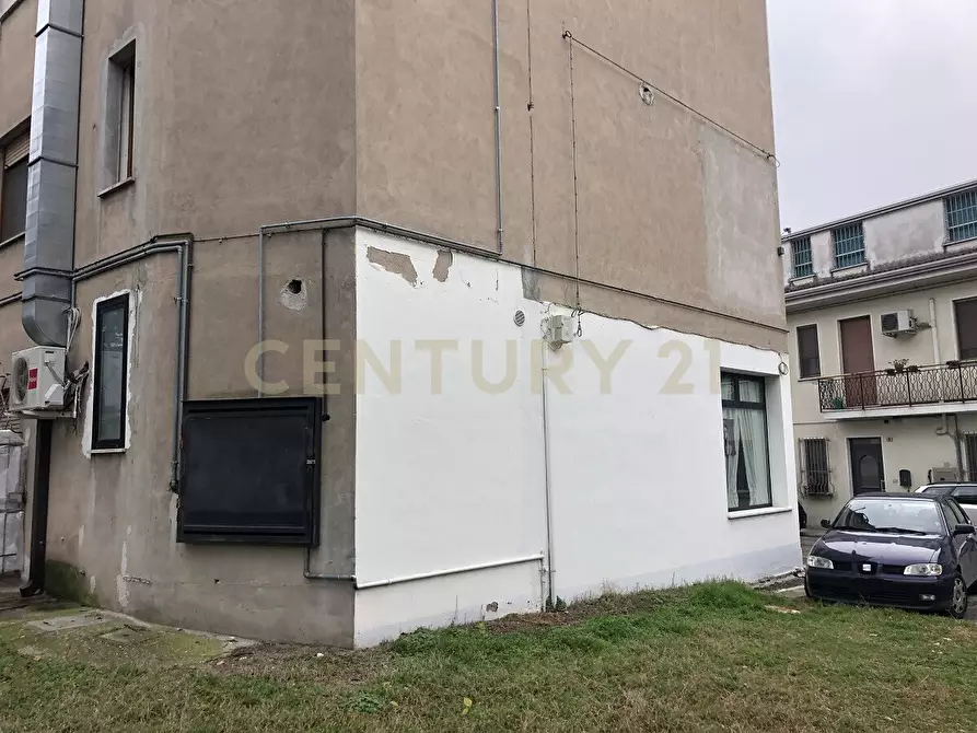 Immagine 8 di Locale commerciale in vendita  in Via Trieste 1 a Bovolone