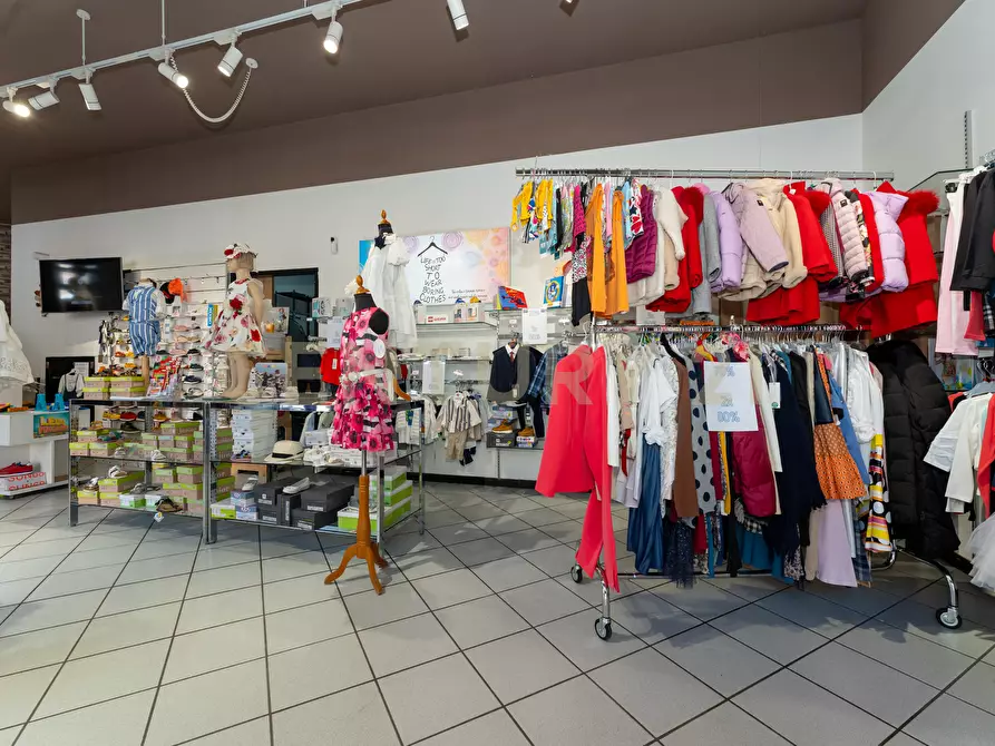 Immagine 19 di Attività commerciale in vendita  in Via Vittorio Emanuele 214 a Belpasso