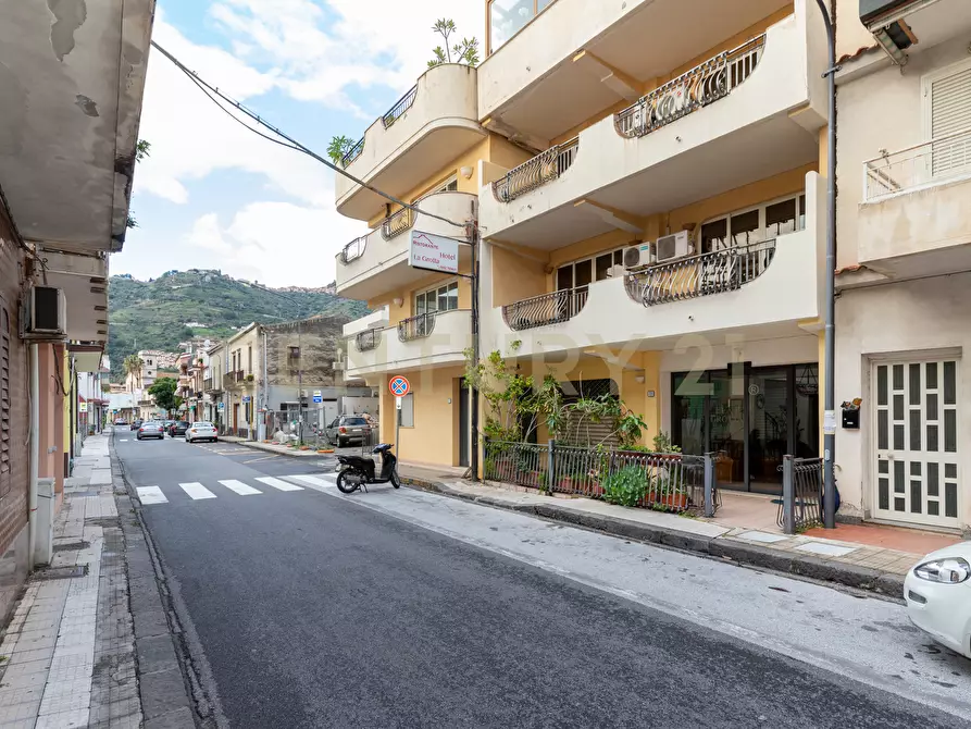 Immagine 3 di Casa indipendente in vendita  in Via Consolare Valeria 220 a Sant'alessio Siculo