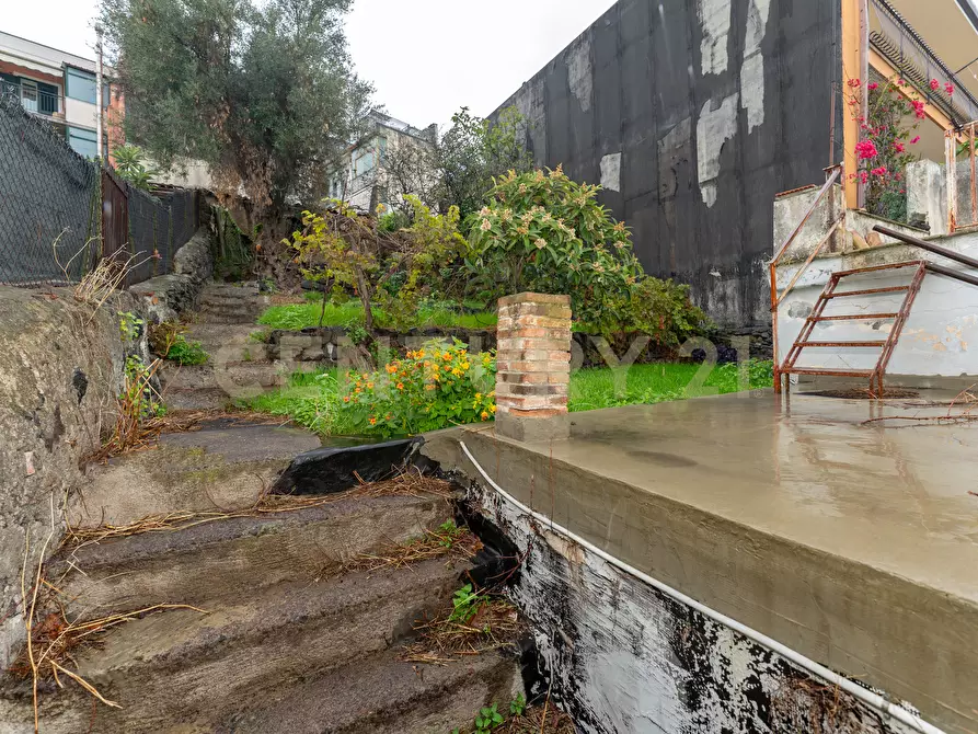 Immagine 15 di Villa in vendita  in Via Tripoli 229 a Catania