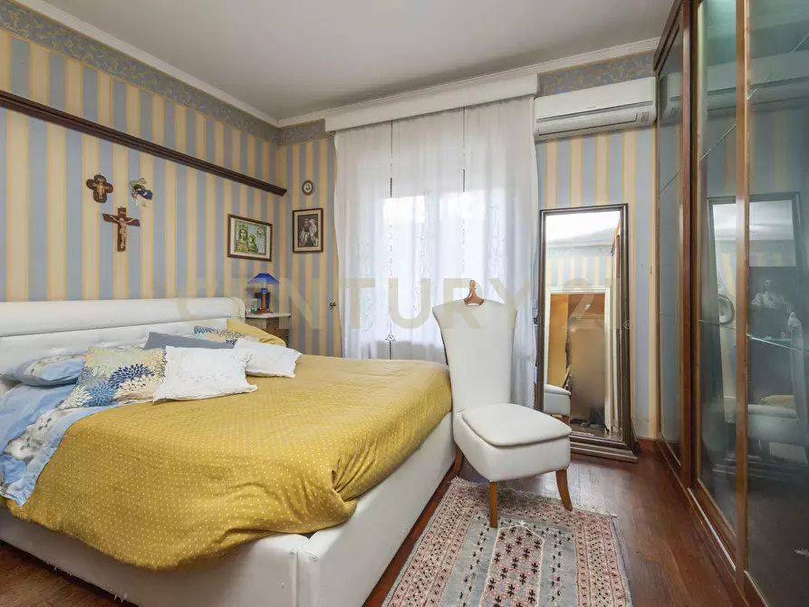 Immagine 19 di Pentalocale in vendita  in Viale Lorenzo Bolano 45 a Catania