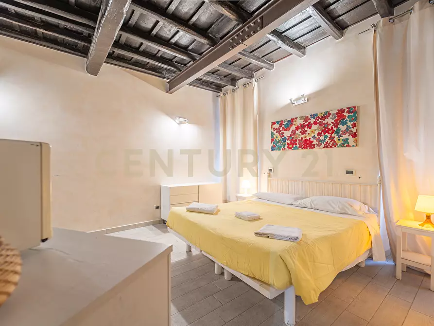 Immagine 30 di Trilocale in vendita  in Via Urbana 80 a Roma