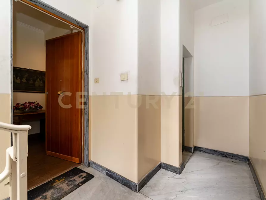 Immagine 19 di Quadrilocale in vendita  in Via Genova 64 a Catania