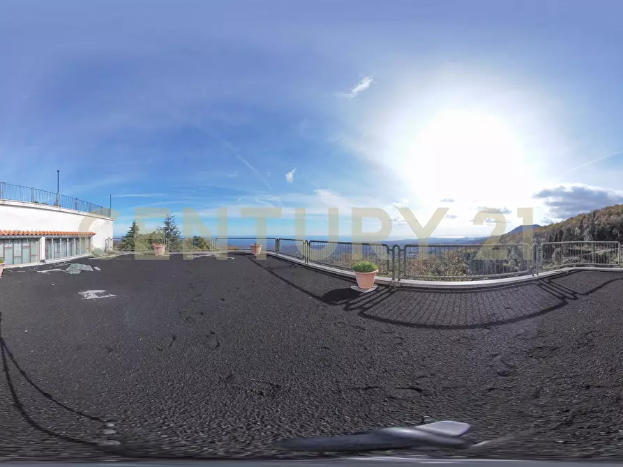 Immagine 39 di Capannone industriale in vendita  in Via Cassone 75 a Zafferana Etnea