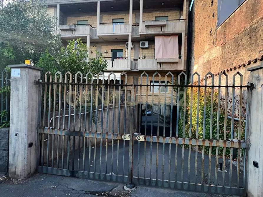 Immagine 3 di Garage in vendita  in Via Moncada 1 a Sant'agata Li Battiati