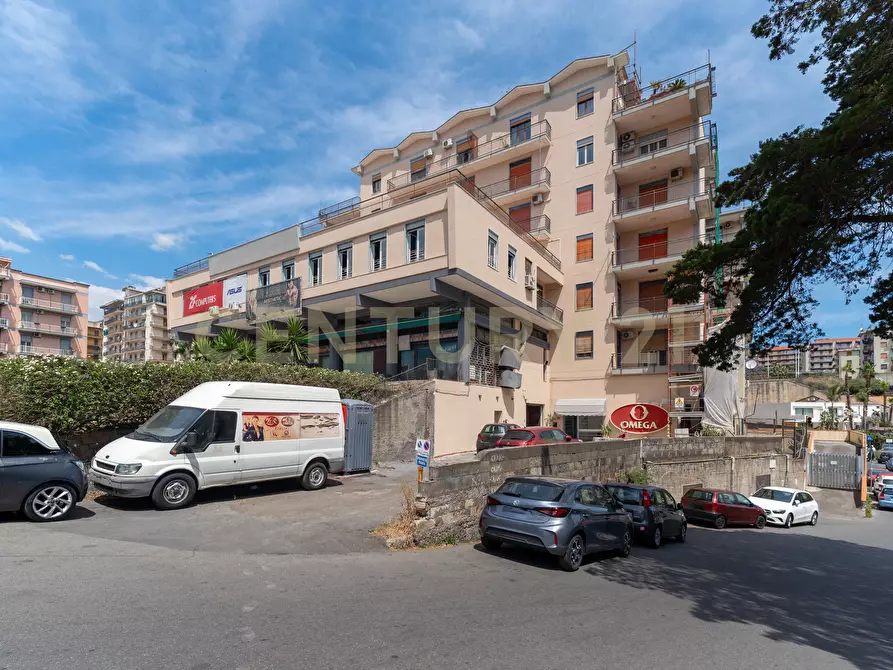 Immagine 9 di Capannone industriale in vendita  in Piazza San Domenico Savio 6 a Catania