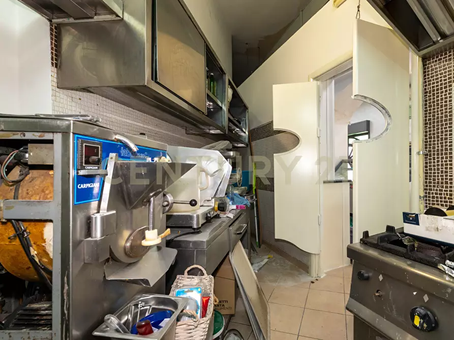 Immagine 27 di Bar / Ristorante in vendita  in Viale Papa Giovanni XXIII 46 a Camporotondo Etneo