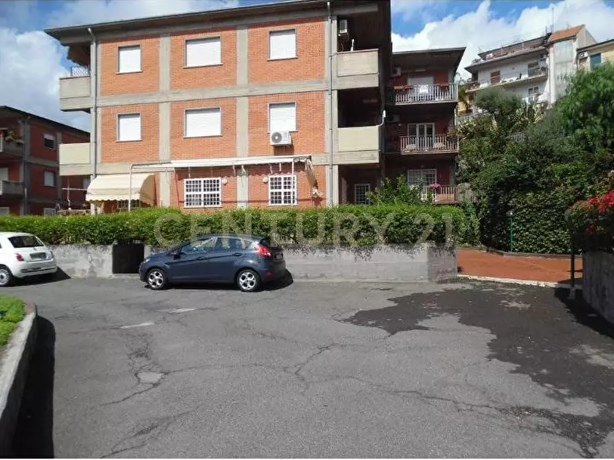 Immagine 20 di Pentalocale in vendita  in Via Alessandro Scarlatti 17 a Aci Castello