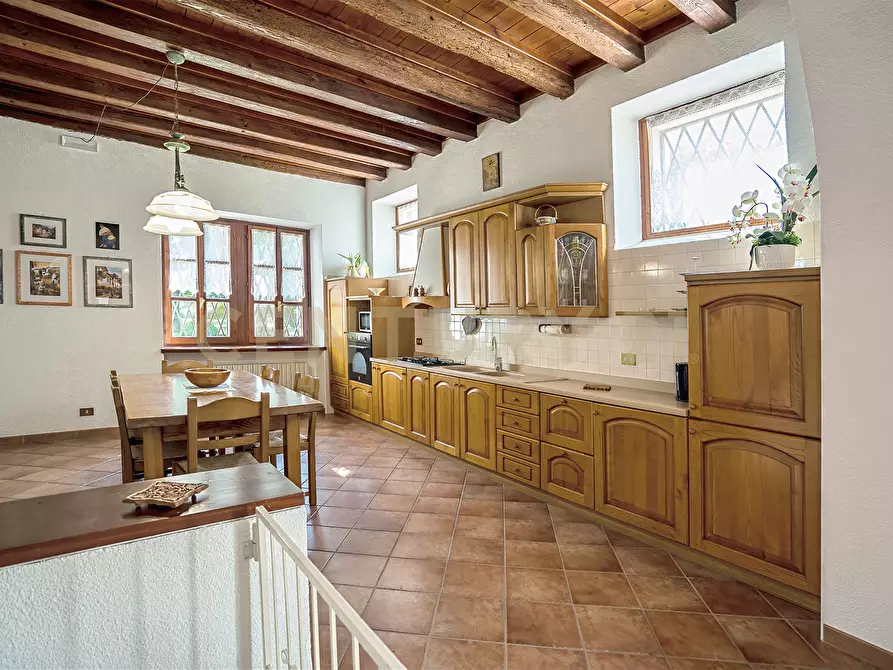 Immagine 45 di Villa in vendita  in Via Adige 25 a Brentino Belluno