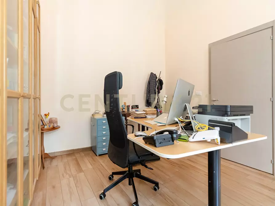 Immagine 18 di Pentalocale in vendita  in Via Recupero 38 a Catania