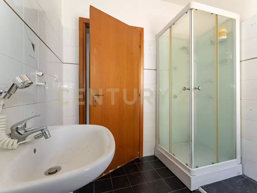 Immagine 22 di Trilocale in vendita  in Via Firenze 112 a Aci Castello