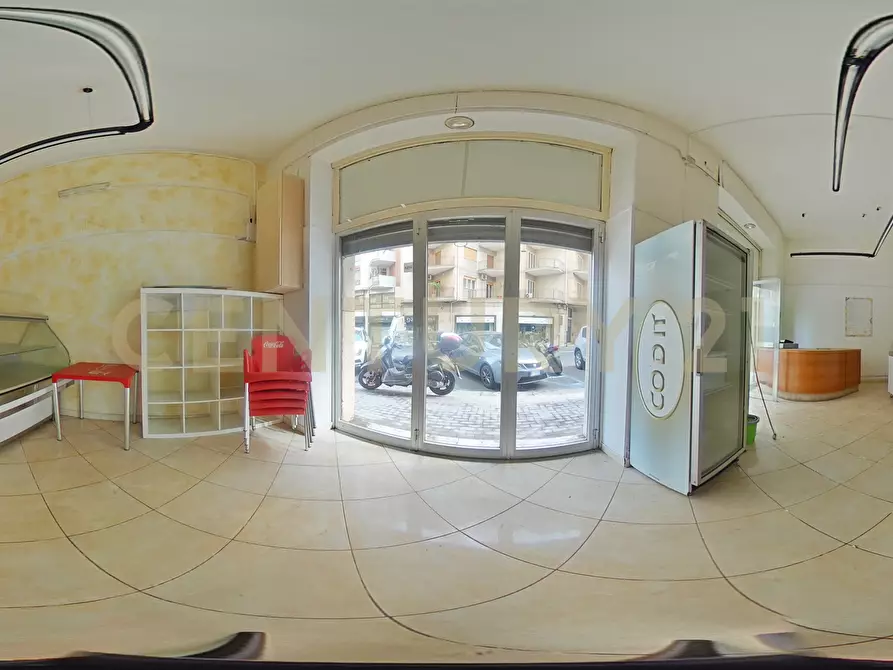 Immagine 42 di Locale commerciale in vendita  in Via Giacomo Leopardi 127 a Catania