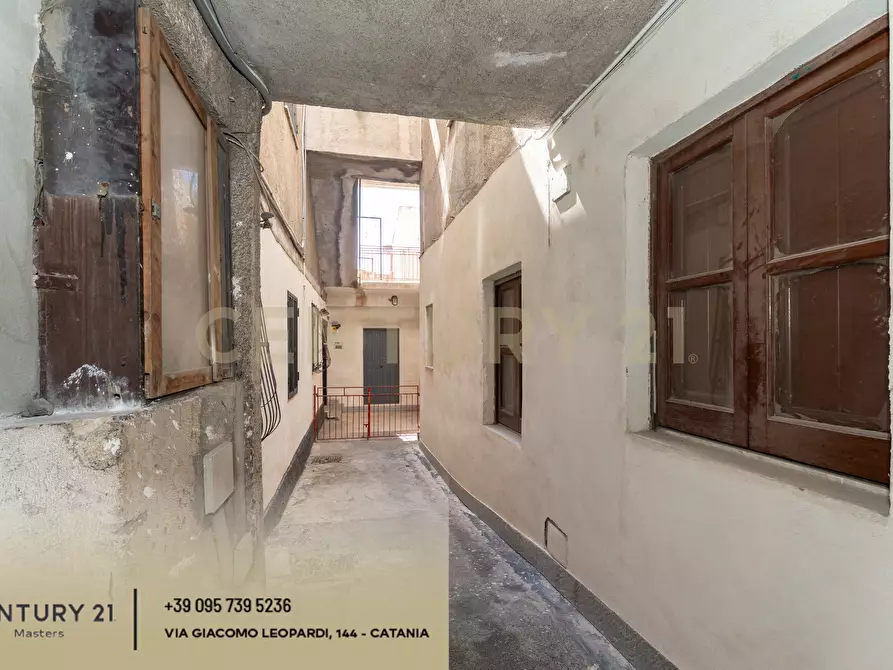 Immagine 53 di Quadrilocale in vendita  in Stradale Cravone 105 a Catania
