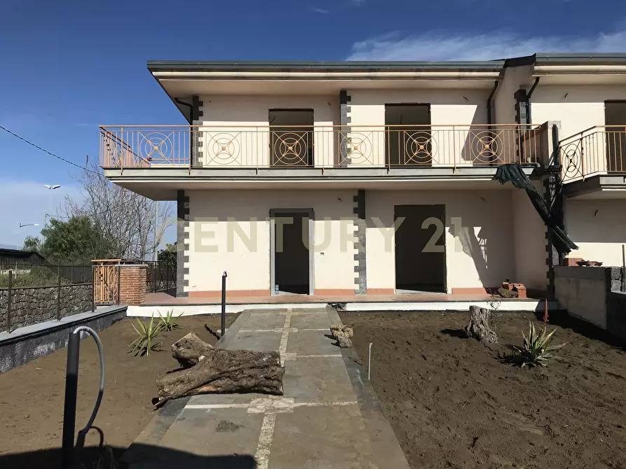 Immagine 4 di Casa bifamiliare in vendita  in via Vincenzo Ricca a Catania