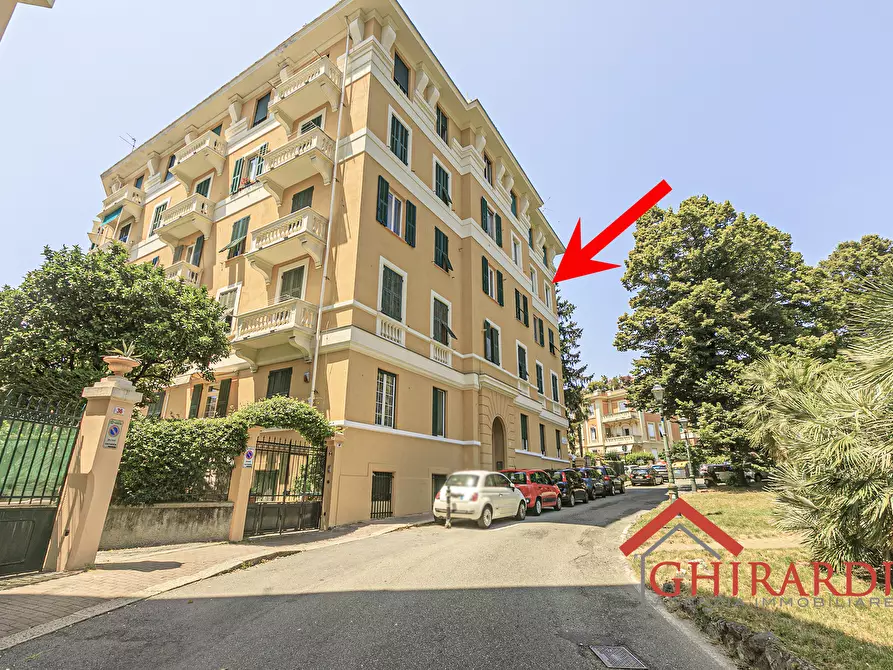 Immagine 1 di Pentalocale in vendita  in PIAZZA BONAVINO 11 a Genova