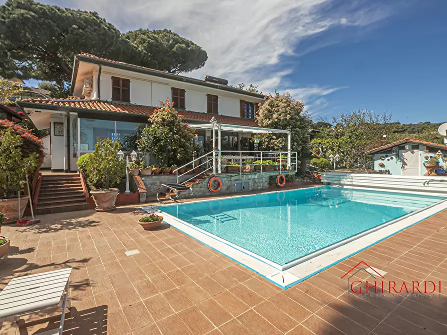 Immagine 62 di Villa in vendita  in VIA PECORILE a Celle Ligure