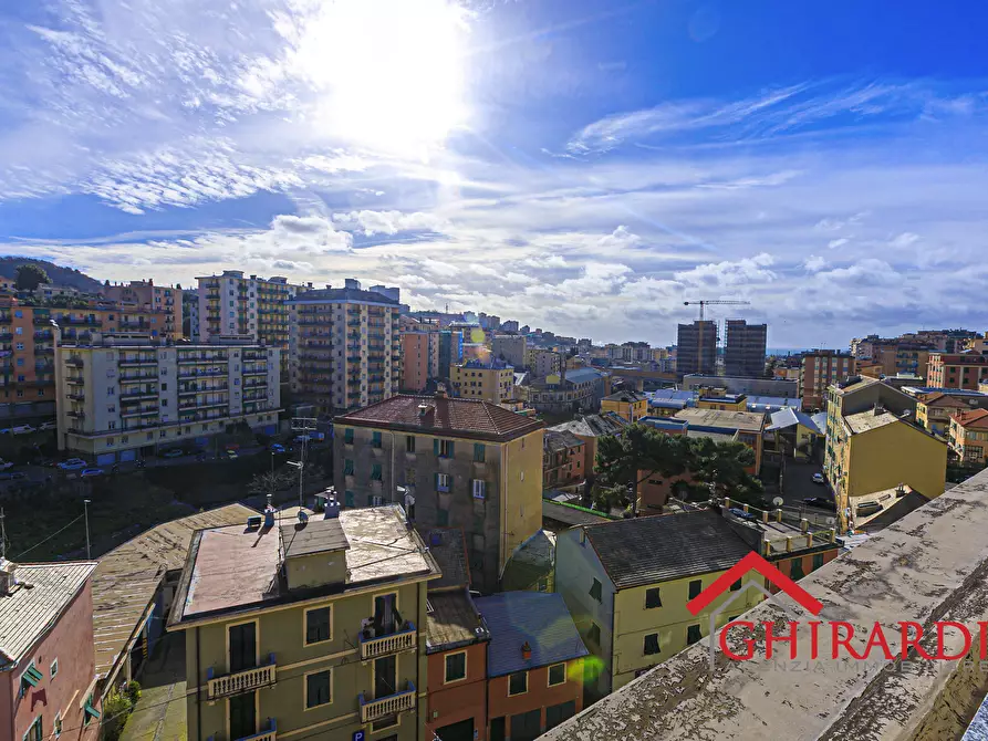 Immagine 40 di Bilocale in vendita  in Piazza Silvio Arrivabene 7a a Genova
