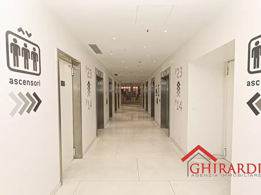 Immagine 32 di Ufficio in affitto  in VIA DE MARINI 1 a Genova