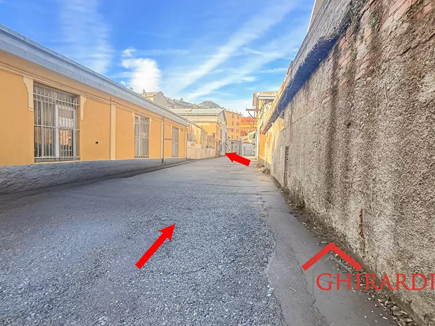 Immagine 4 di Garage in vendita  in Via Chiaravagna 77 R a Genova