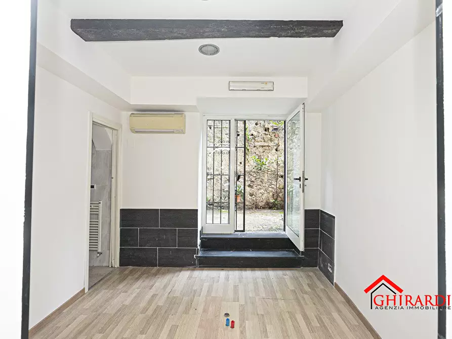 Immagine 10 di Locale commerciale in affitto  in VIA VADO 17R a Genova