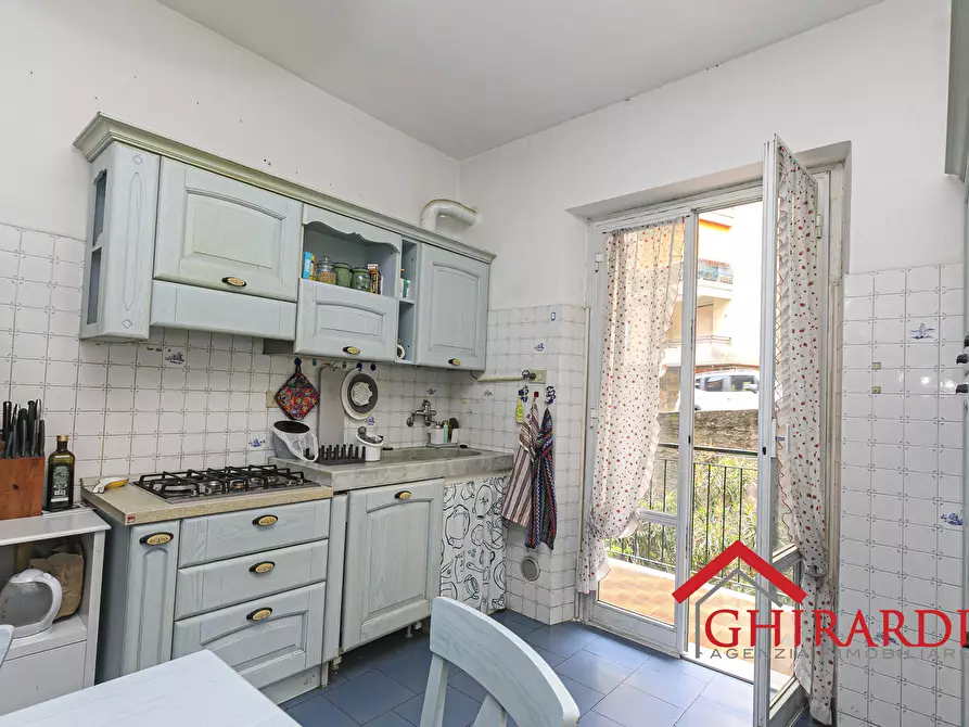 Immagine 8 di Quadrilocale in vendita  in Piazza Giovanni Tarello 9 a Genova
