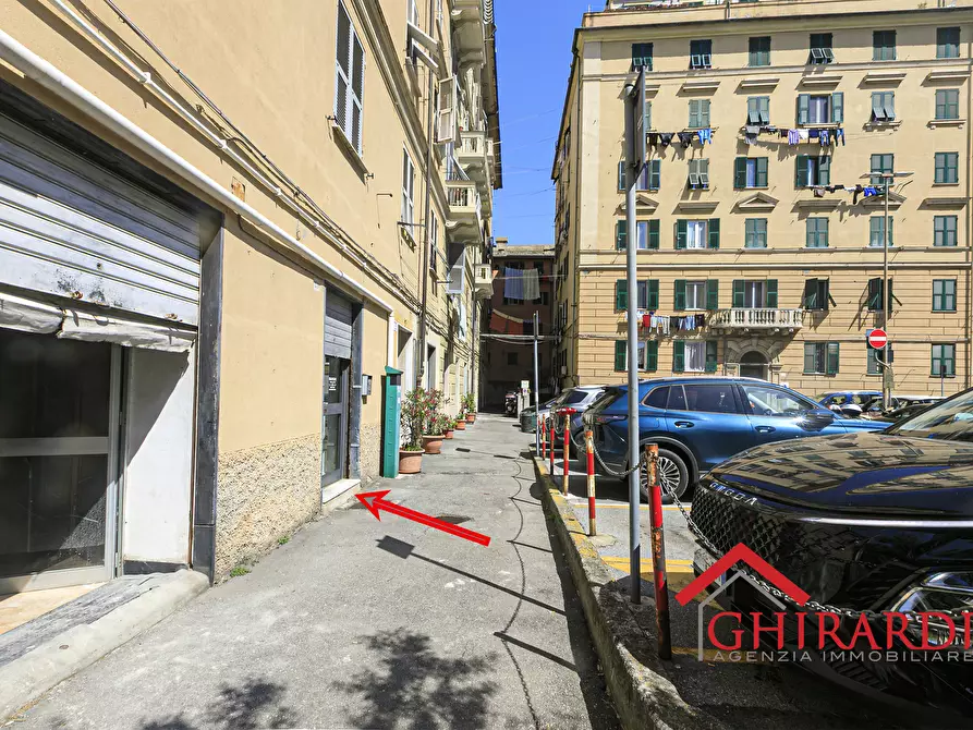 Immagine 24 di Locale commerciale in vendita  in Via Tomaso Grossi 25R a Genova