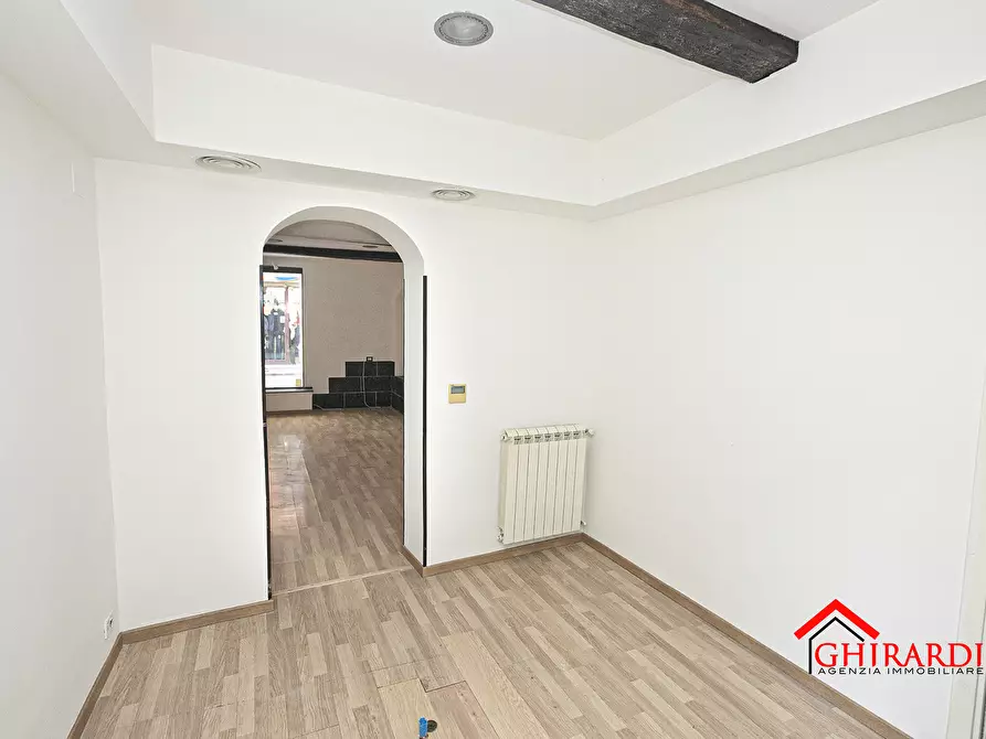 Immagine 14 di Locale commerciale in affitto  in VIA VADO 17R a Genova