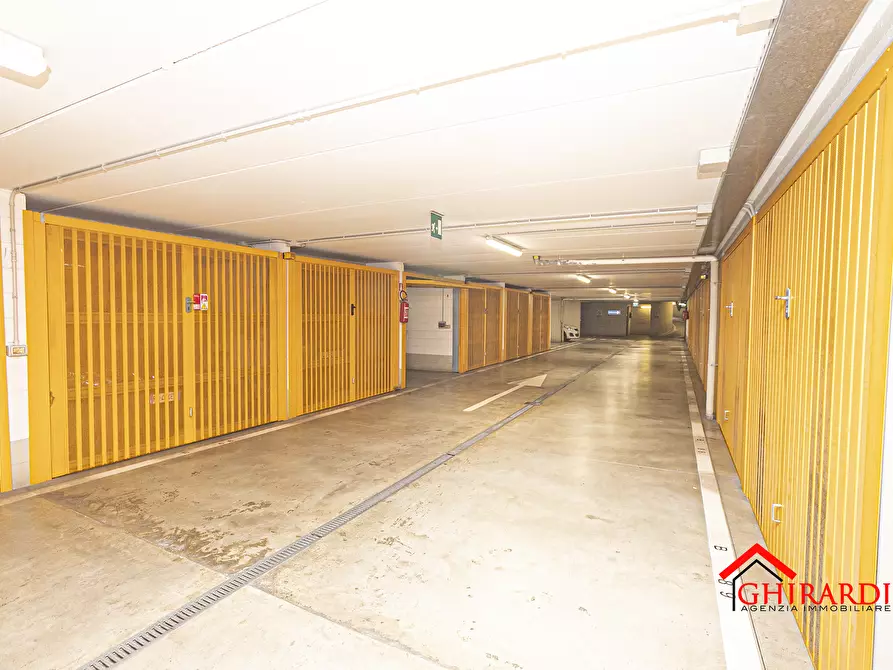 Immagine 13 di Garage in vendita  in Via Emanuele Ferro a Genova