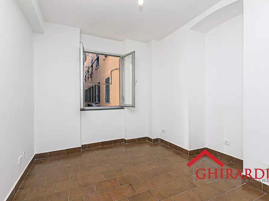 Immagine 34 di Showroom in affitto  in VIA PRA' 5 a Genova