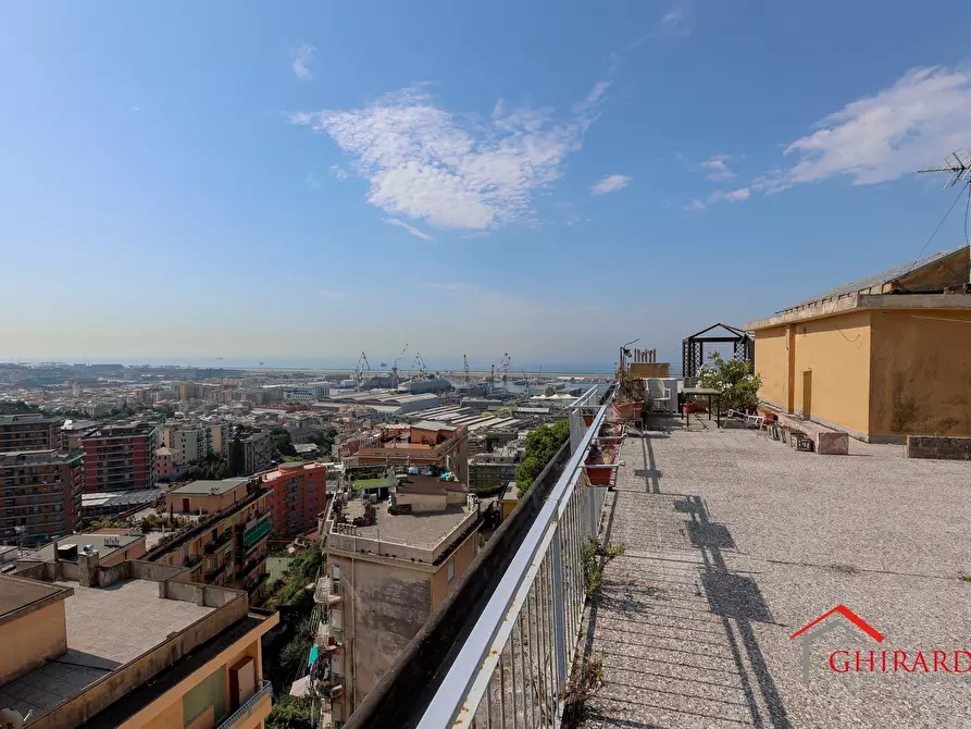 Immagine 1 di Trilocale in vendita  in Via Sant'Alberto 61A a Genova