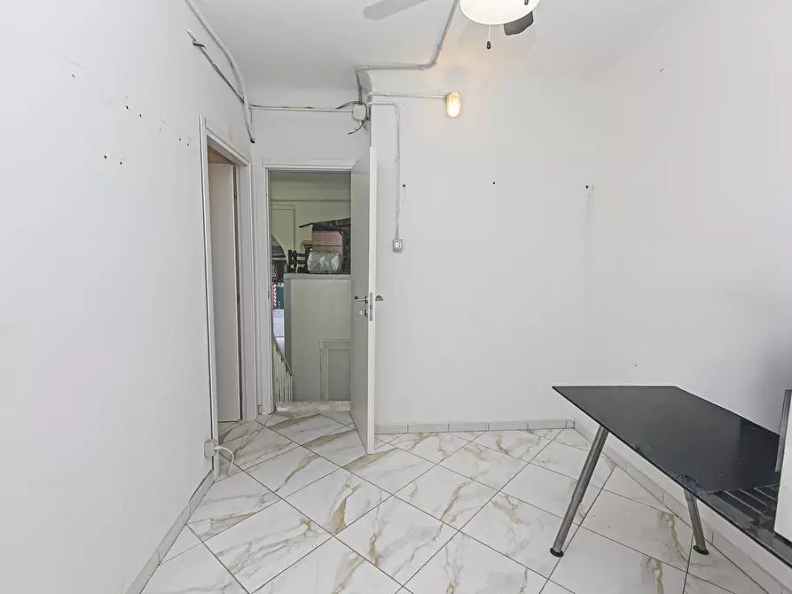 Immagine 14 di Magazzino in vendita  in VIA GAETANO DONIZETTI 73R a Genova
