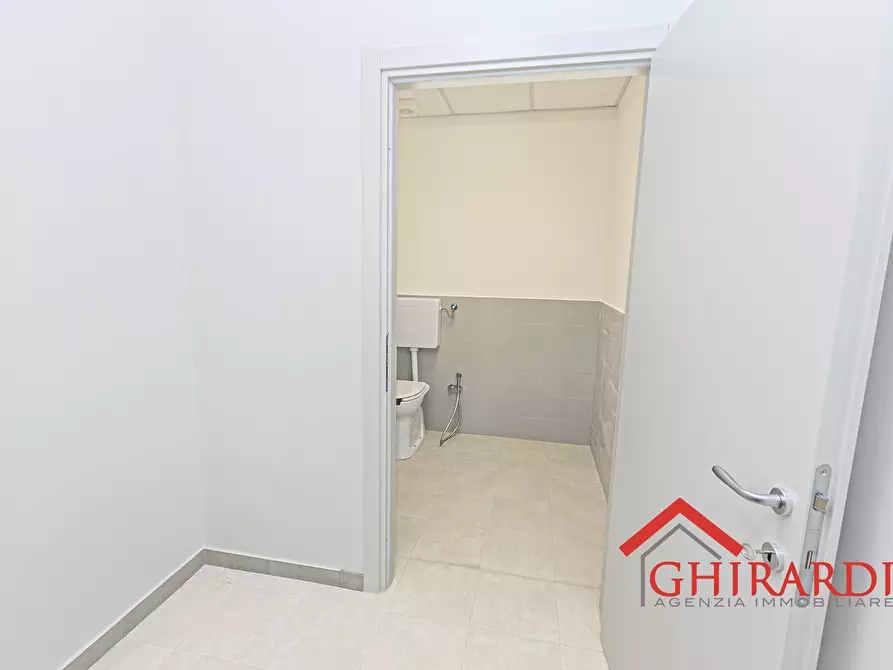 Immagine 31 di Ufficio in affitto  in Via Enrico Albareto 21 a Genova